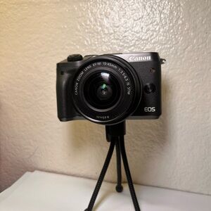 Canon Black Mirrorless Digital Camera with Interchangeable Lens